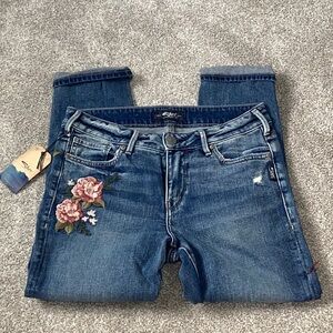 NWT Silver Jeans Slim Crop
